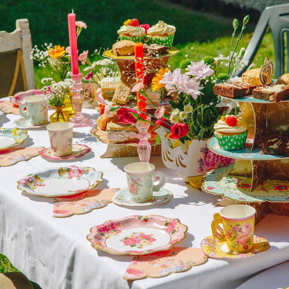 vintage-paper-teacup-table-stage